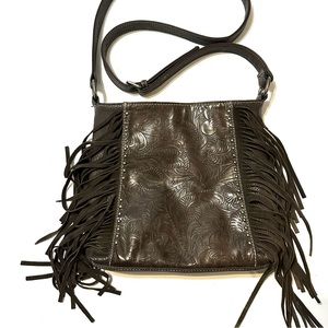 MONTANA WEST TRINITY RANCH TOOLED PEBBLED LEATHER W/SUEDE FRINGE CROSSBODY BAG